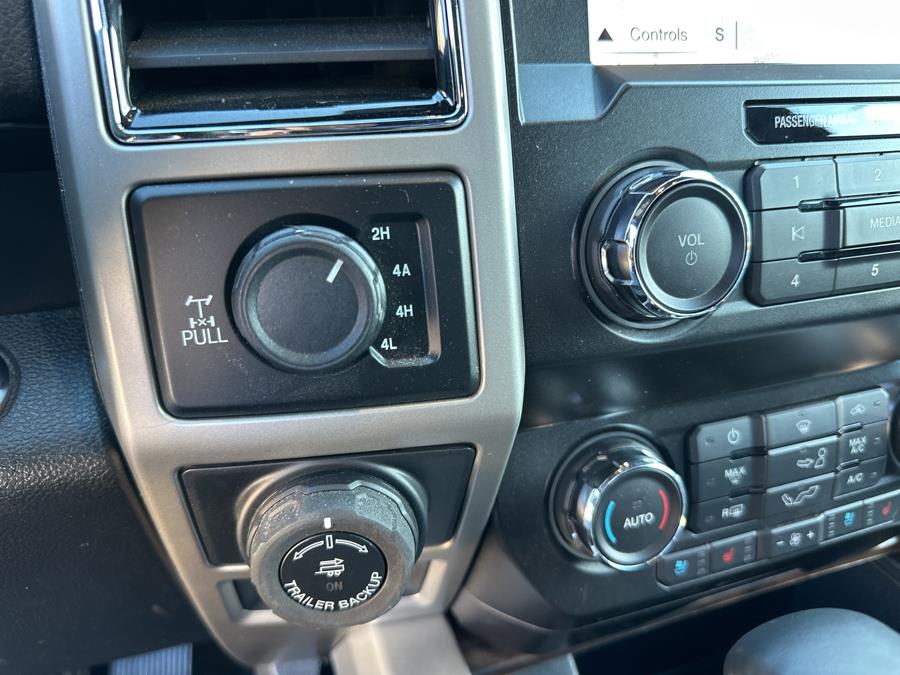 2019 Ford F-150 SuperCab, 3.5L V6 4x4 Lariat photo