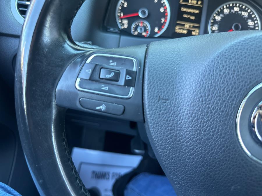 2015 Volkswagen Tiguan 2WD 4dr Auto S photo