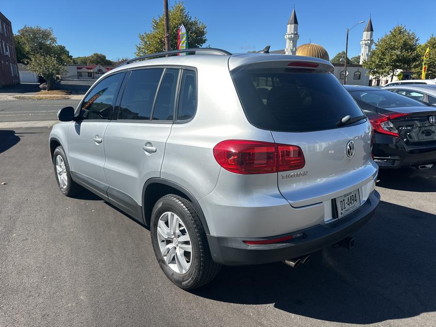 2015 Volkswagen Tiguan 2WD 4dr Auto S photo