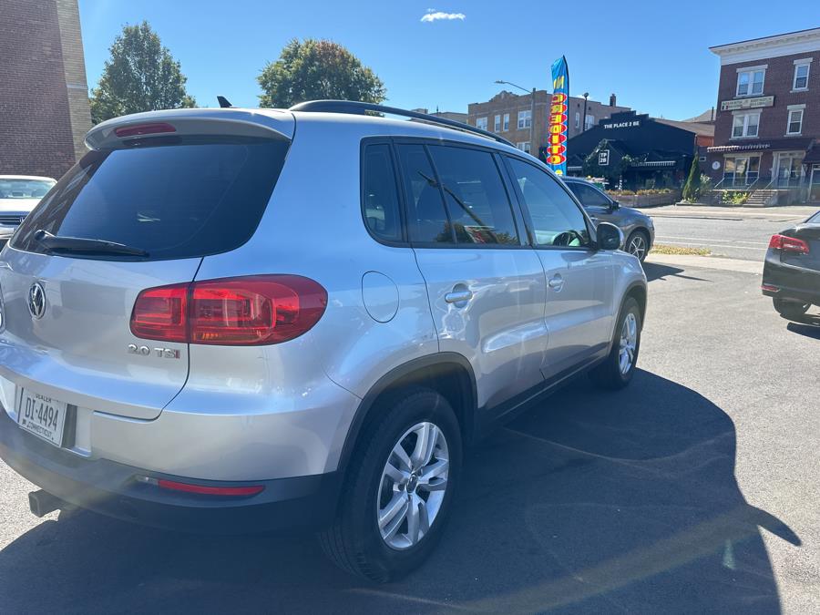 2015 Volkswagen Tiguan 2WD 4dr Auto S photo