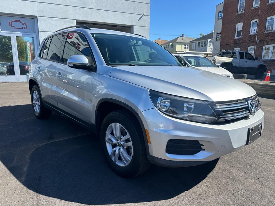 2015 Volkswagen Tiguan 2WD 4dr Auto S photo