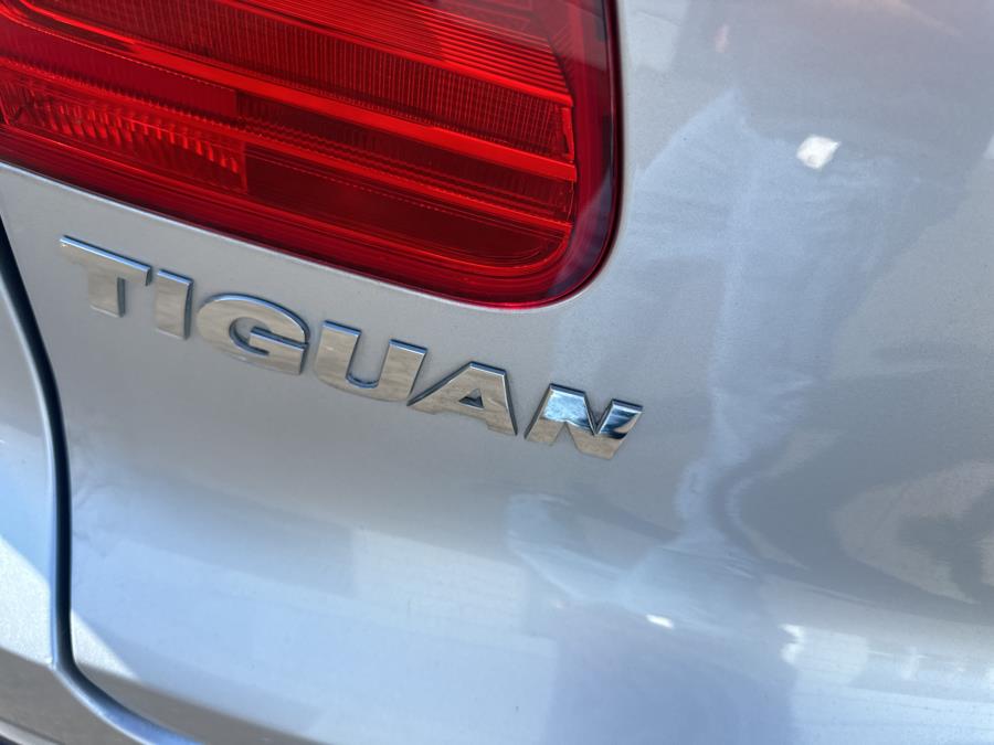 2015 Volkswagen Tiguan 2WD 4dr Auto S photo