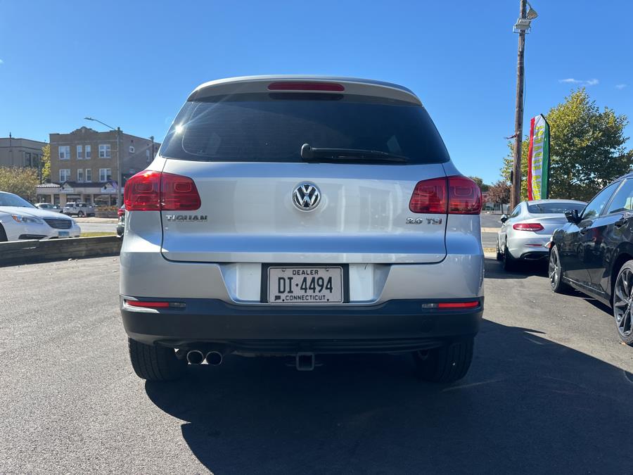 2015 Volkswagen Tiguan 2WD 4dr Auto S photo