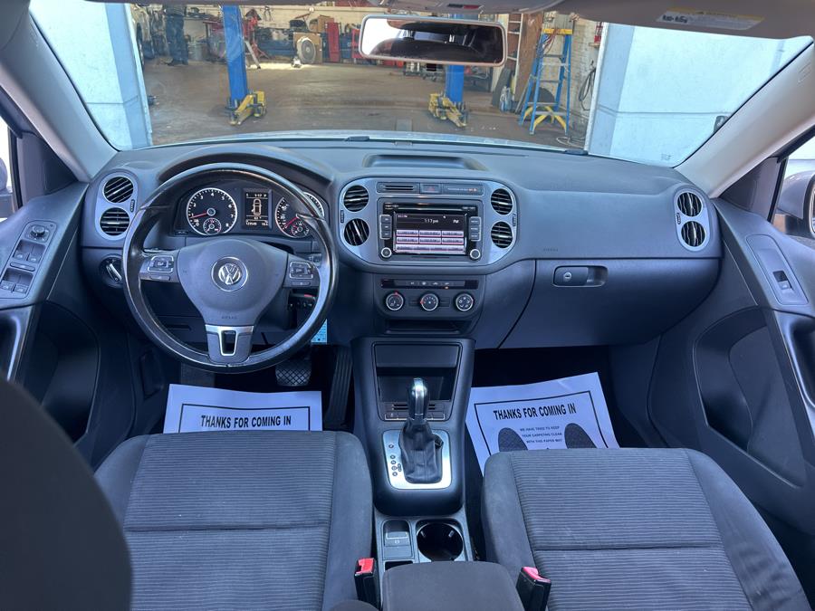 2015 Volkswagen Tiguan 2WD 4dr Auto S photo