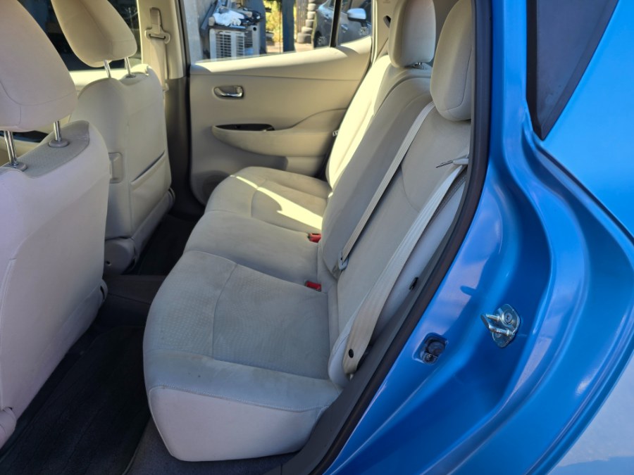 2012 Nissan LEAF SV photo