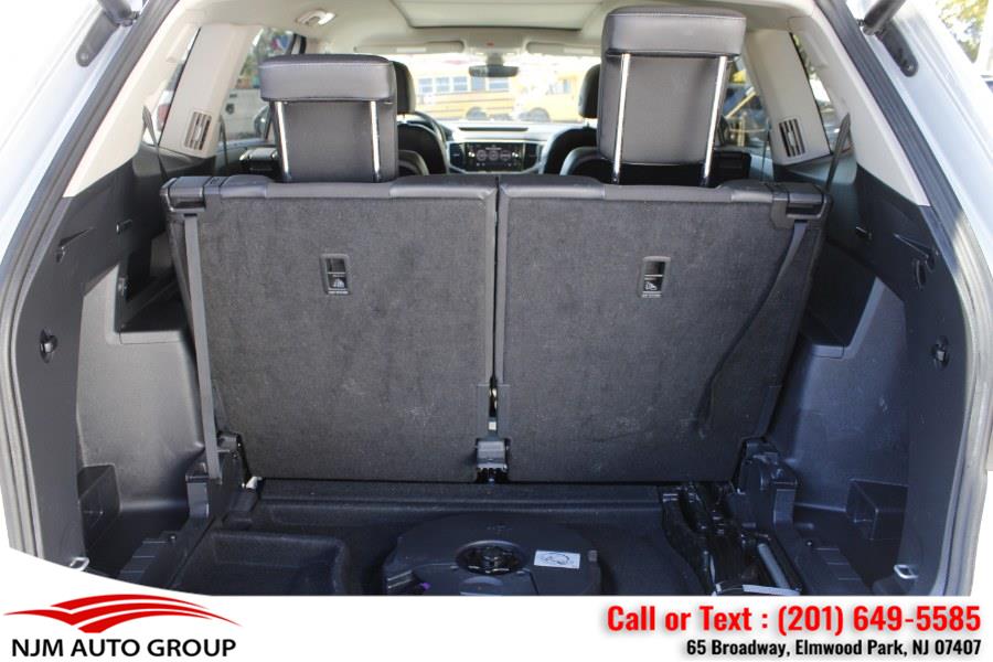 2019 Volkswagen Atlas 3.6L V6 SEL Premium 4MOTION photo