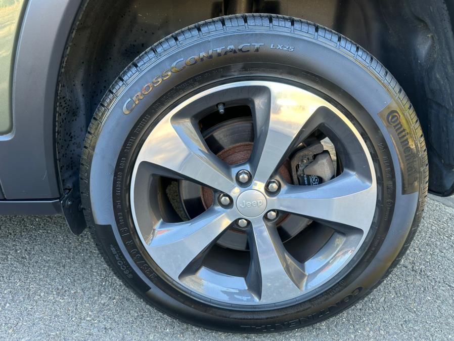 2019 Jeep Cherokee Limited 4x4 photo