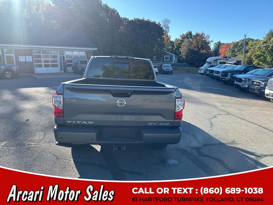 2021 Nissan Titan 4x4 Crew Cab SV photo