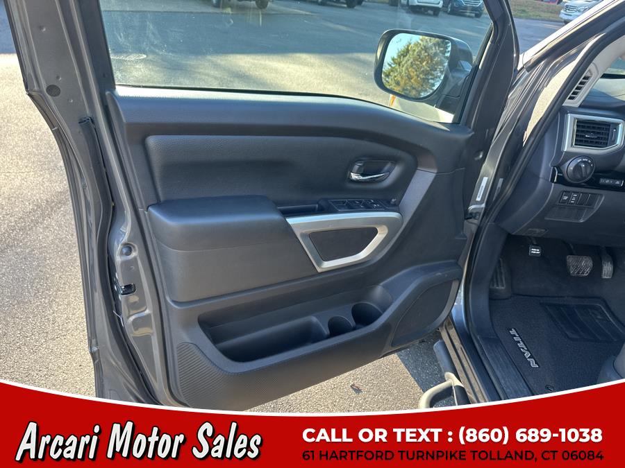 2021 Nissan Titan 4x4 Crew Cab SV photo