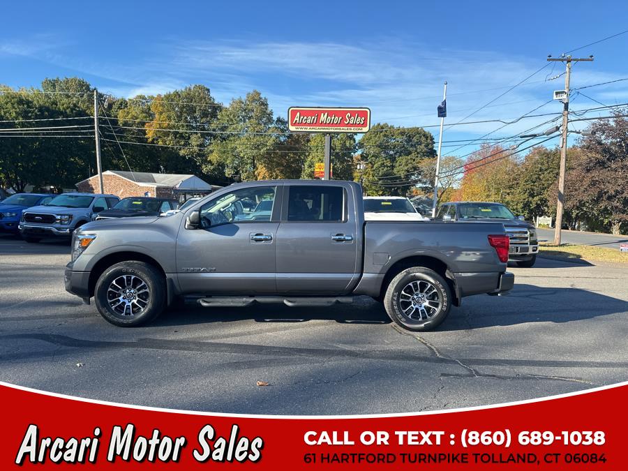 2021 Nissan Titan 4x4 Crew Cab SV photo