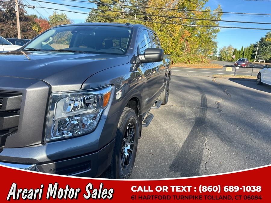 2021 Nissan Titan 4x4 Crew Cab SV photo