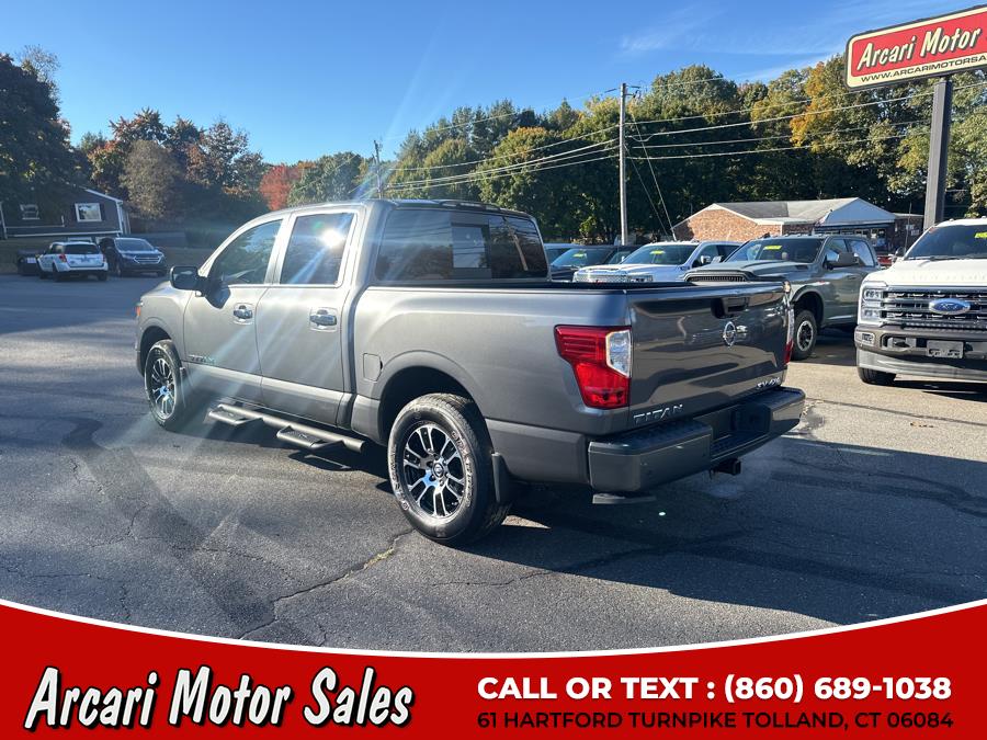 2021 Nissan Titan 4x4 Crew Cab SV photo