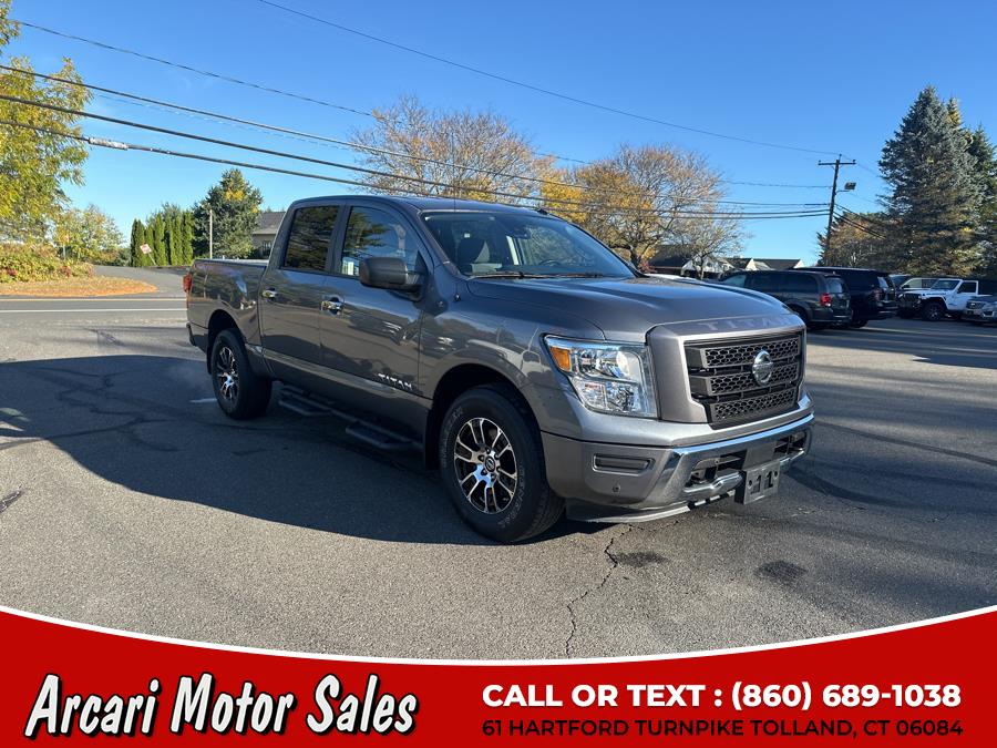 2021 Nissan Titan 4x4 Crew Cab SV photo