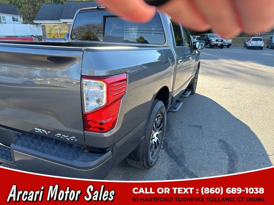 2021 Nissan Titan 4x4 Crew Cab SV photo