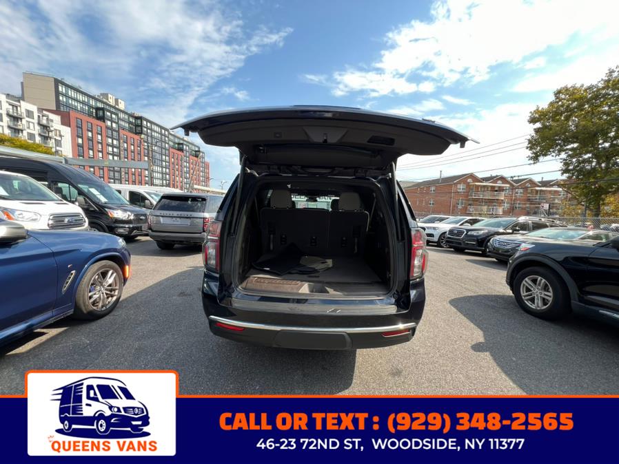 2023 Chevrolet Suburban 4WD 4dr LT photo