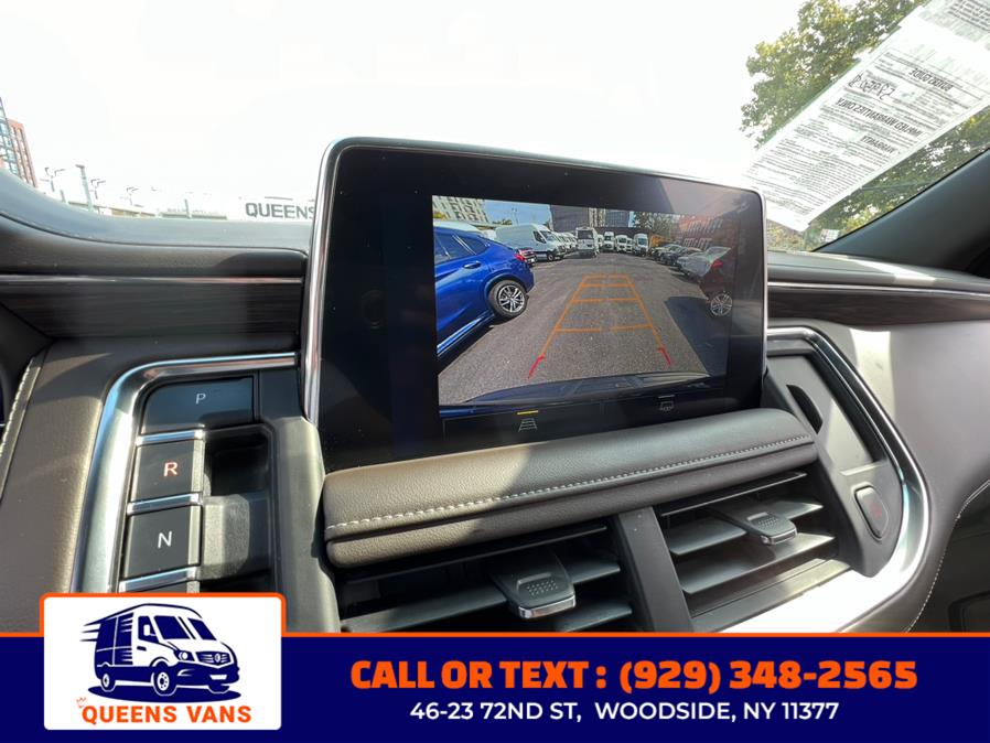 2023 Chevrolet Suburban 4WD 4dr LT photo