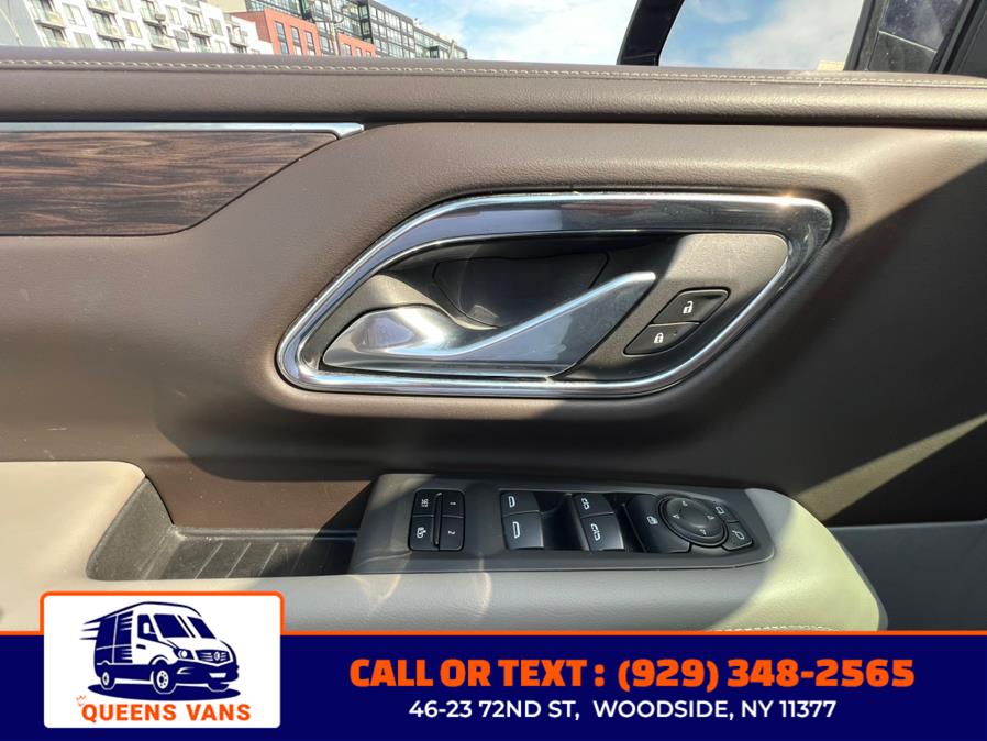 2023 Chevrolet Suburban 4WD 4dr LT photo