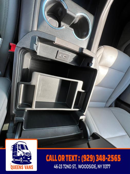 2023 Chevrolet Suburban 4WD 4dr LT photo
