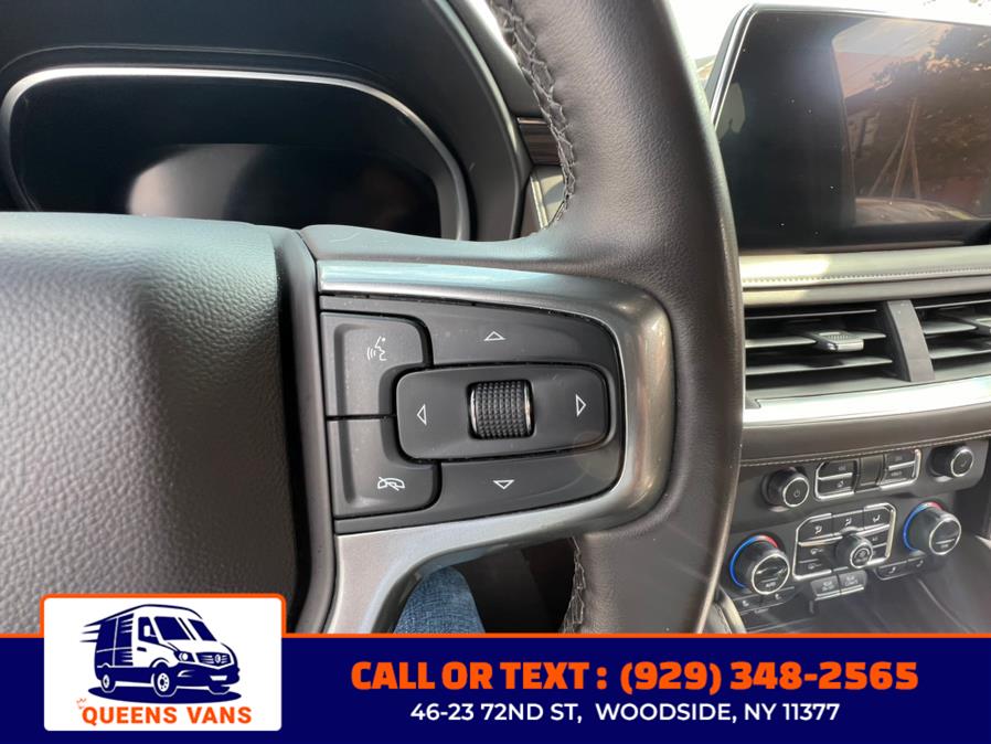 2023 Chevrolet Suburban 4WD 4dr LT photo
