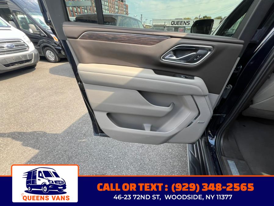 2023 Chevrolet Suburban 4WD 4dr LT photo