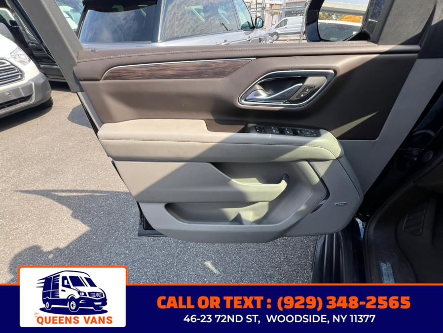 2023 Chevrolet Suburban 4WD 4dr LT photo