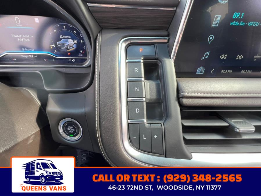 2023 Chevrolet Suburban 4WD 4dr LT photo