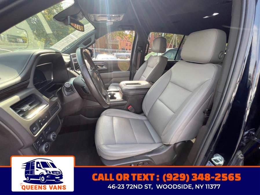 2023 Chevrolet Suburban 4WD 4dr LT photo