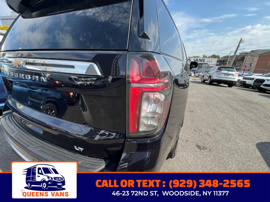 2023 Chevrolet Suburban 4WD 4dr LT photo
