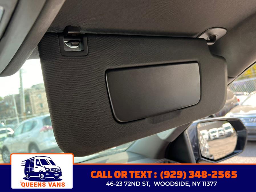 2023 Chevrolet Suburban 4WD 4dr LT photo