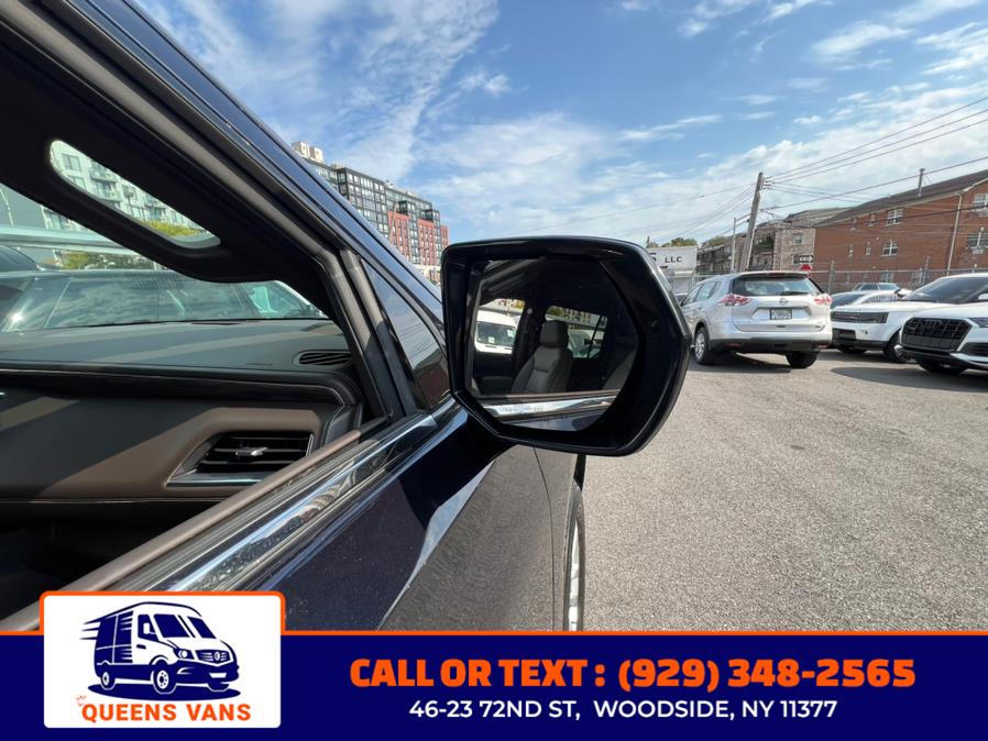 2023 Chevrolet Suburban 4WD 4dr LT photo