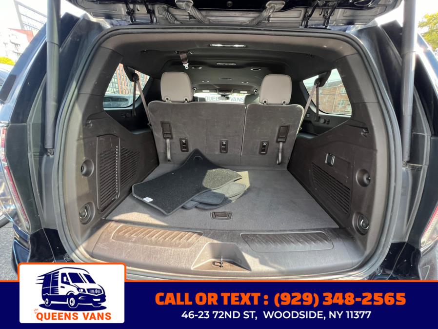 2023 Chevrolet Suburban 4WD 4dr LT photo