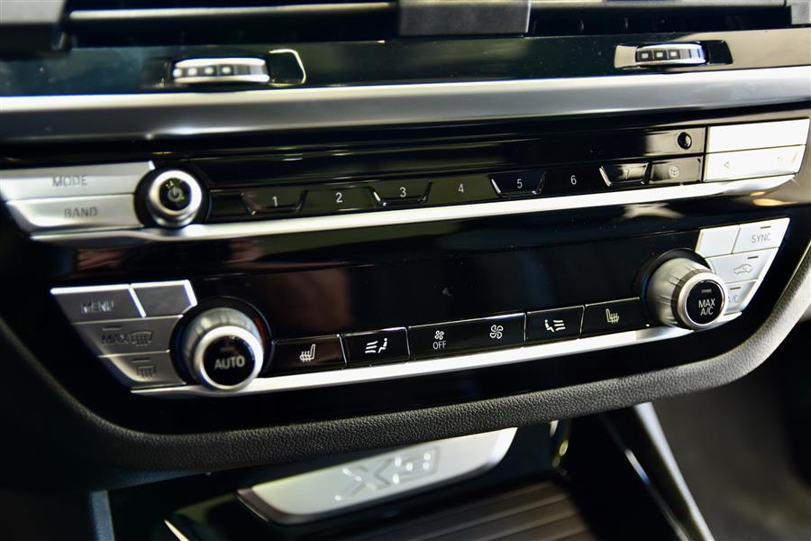 2021 BMW X3 xDrive30i photo