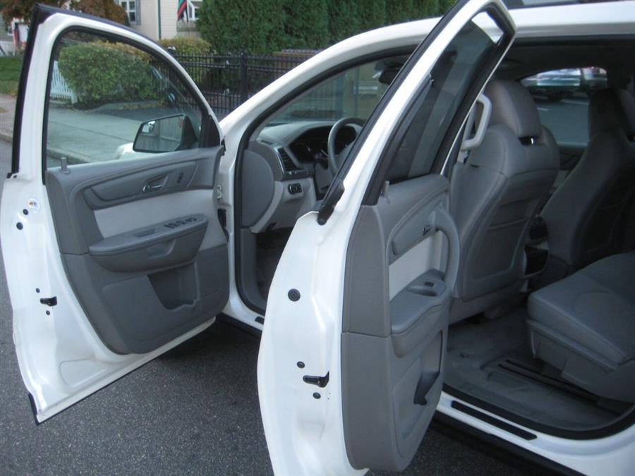 2014 GMC Acadia SLE-1 photo