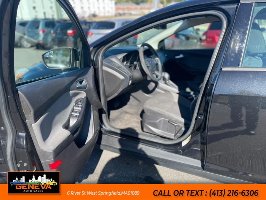 2013 Ford Focus SE photo