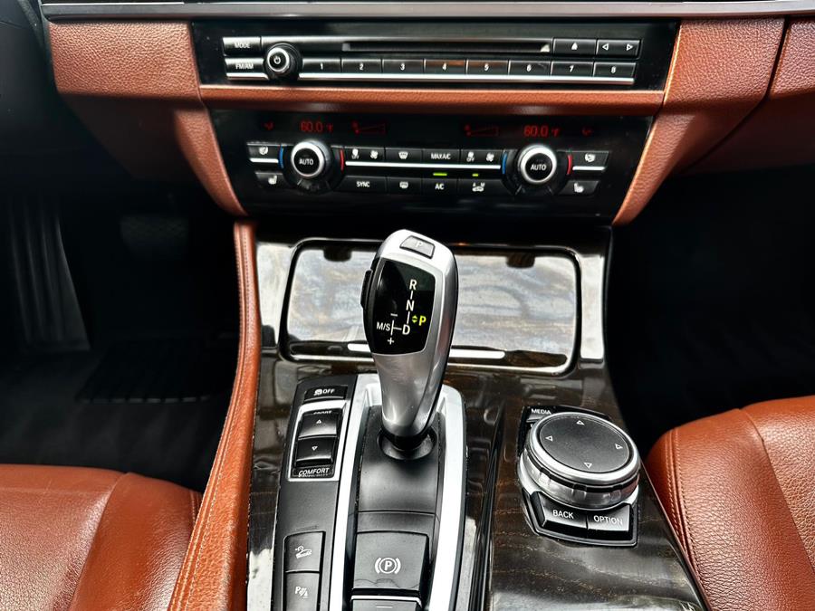 2015 BMW 5-Series 4dr Sdn 528i xDrive AWD photo
