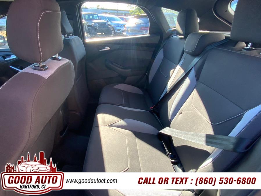2016 Ford Focus 5dr HB ST photo