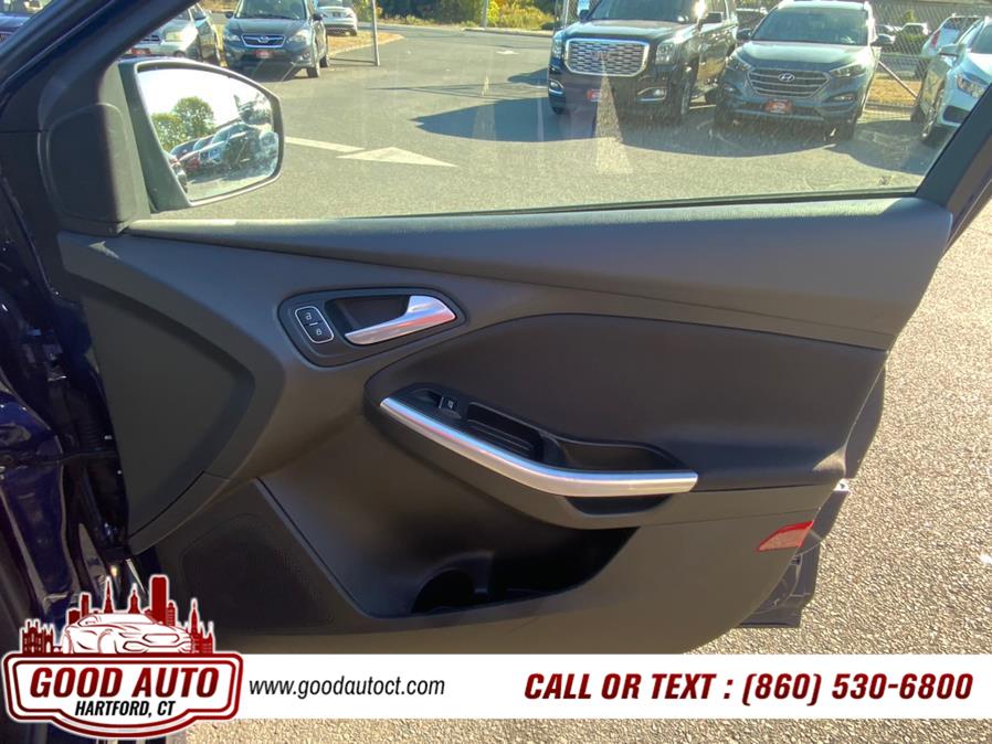 2016 Ford Focus 5dr HB ST photo