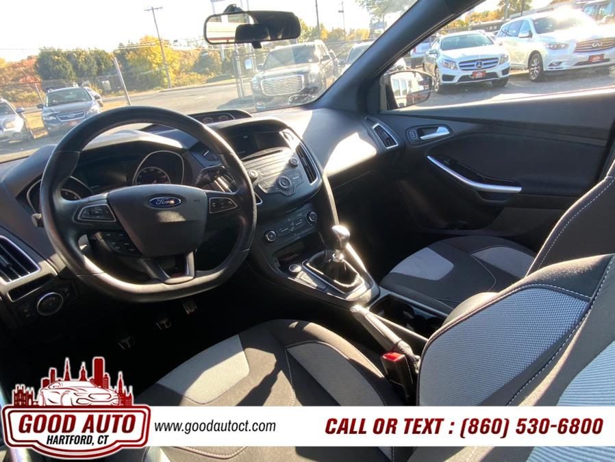 2016 Ford Focus 5dr HB ST photo
