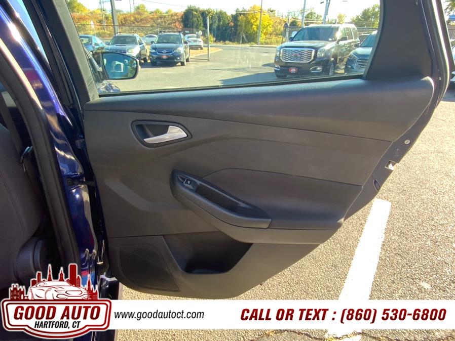 2016 Ford Focus 5dr HB ST photo