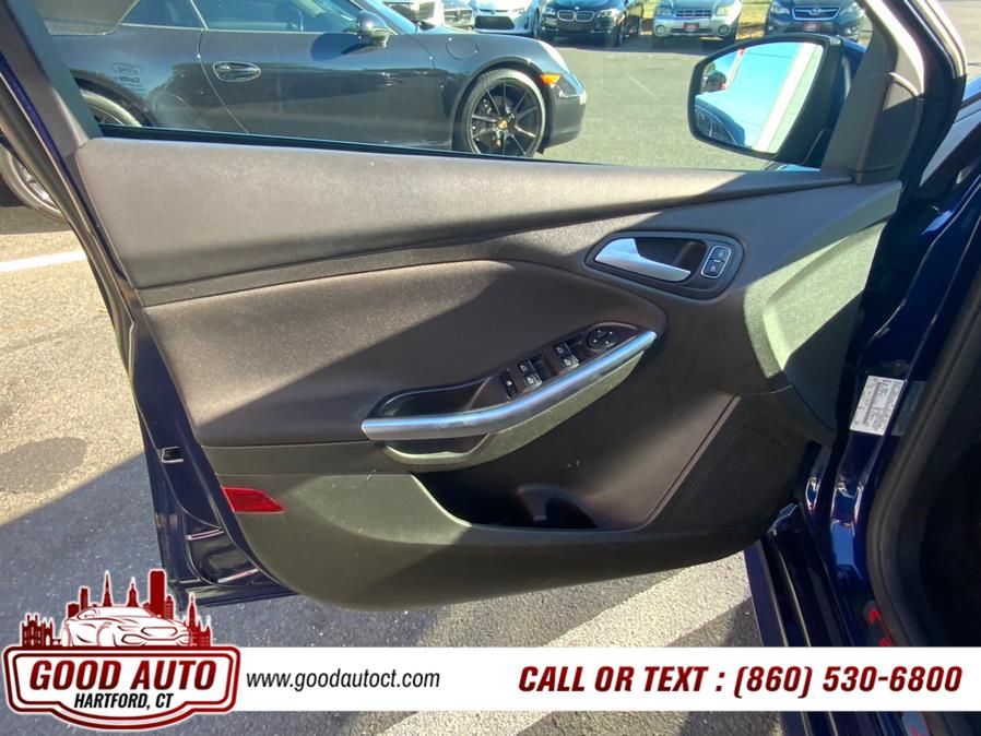 2016 Ford Focus 5dr HB ST photo