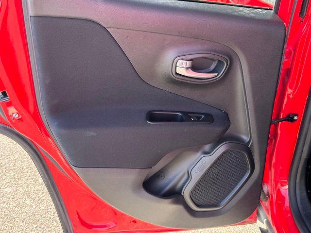 2019 Jeep Renegade Latitude photo