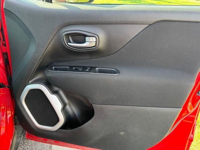 2019 Jeep Renegade Latitude photo