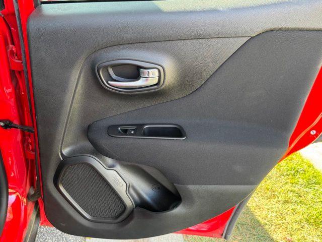 2019 Jeep Renegade Latitude photo