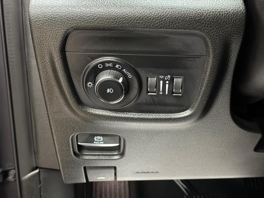 2022 Jeep Grand Cherokee Limited 4x4 photo