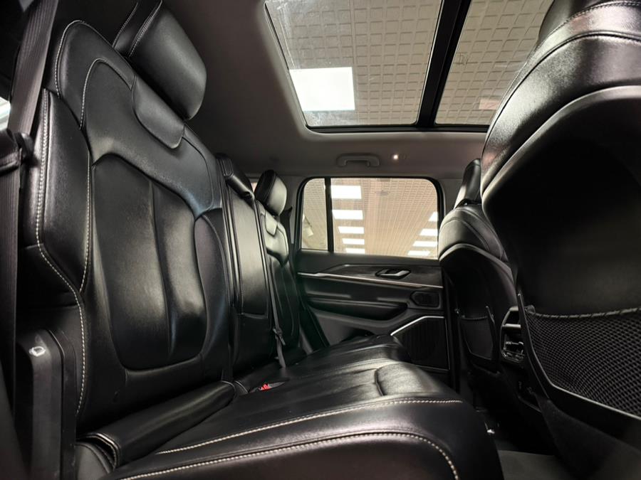 2022 Jeep Grand Cherokee Limited 4x4 photo