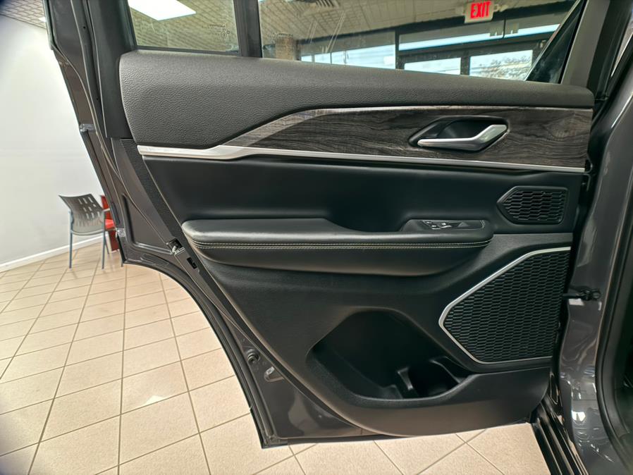 2022 Jeep Grand Cherokee Limited 4x4 photo