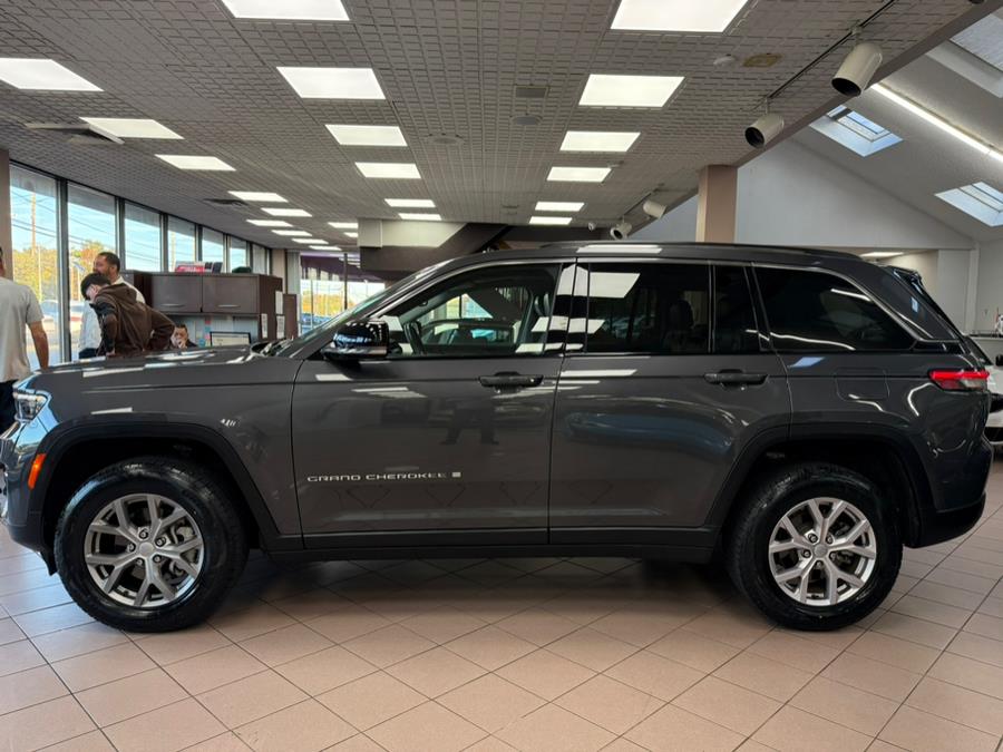2022 Jeep Grand Cherokee Limited 4x4 photo
