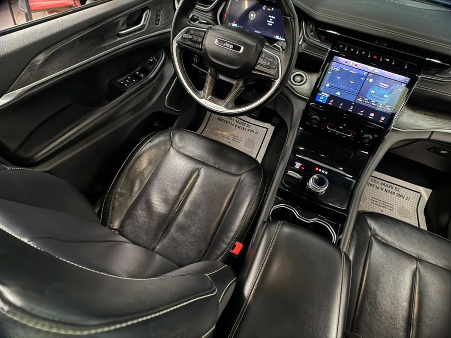 2022 Jeep Grand Cherokee Limited 4x4 photo