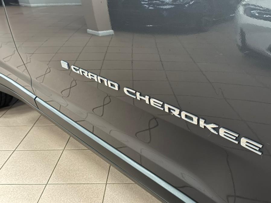 2022 Jeep Grand Cherokee Limited 4x4 photo