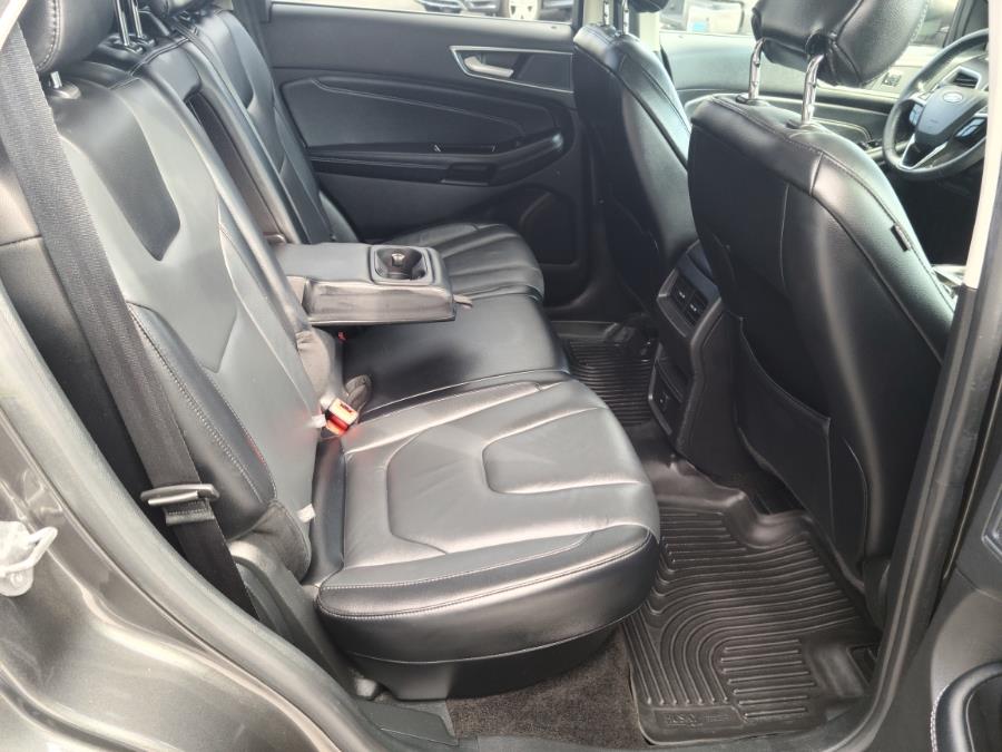 2018 Ford Edge Titanium FWD photo